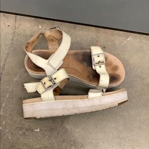 Ugg platform Women's buckle Cream Sandals